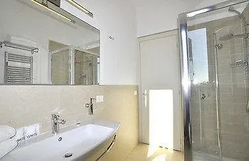 Window On Rome Hotel